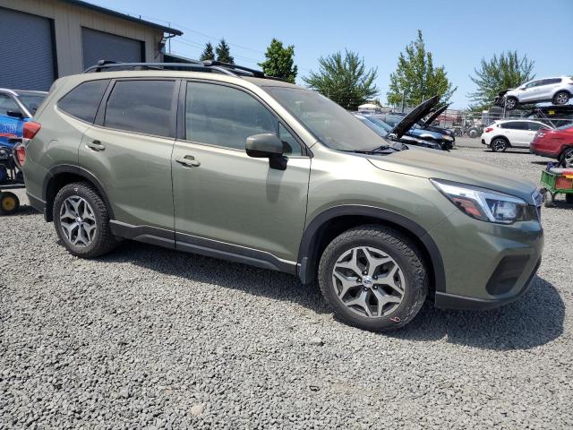  SUBARU FORESTER 2019 Зеленый