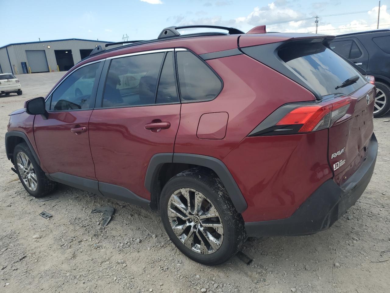 TOYOTA RAV4 2021 VIN 2T3C1RFV6MW177106 zdjęcie 2