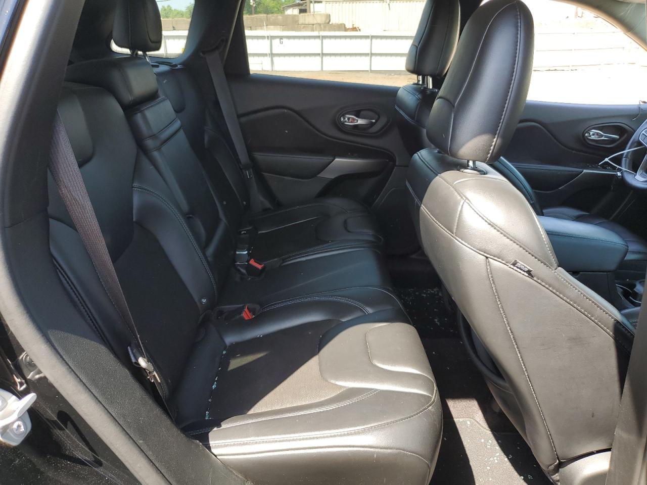 2019 Jeep Cherokee Latitude Plus VIN: 1C4PJMLB4KD194477 Lot: 60784425