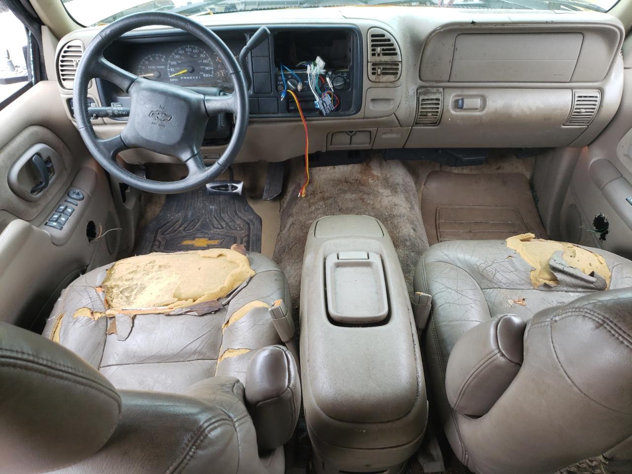 1999 Chevrolet Suburban C1500 VIN: 1GNEC16R4XJ483612 Lot: 61125605
