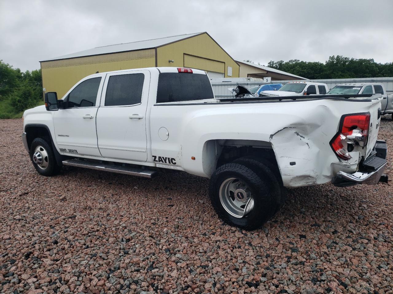GMC ALL Models 2015 VIN 1GT422C80FF530581 фото 2
