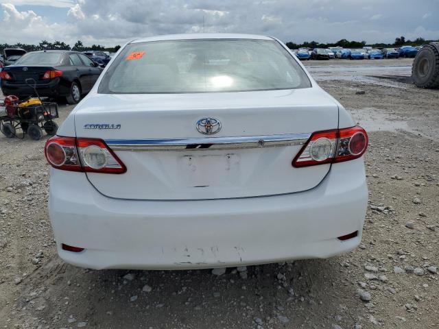 Sedans TOYOTA COROLLA 2012 White
