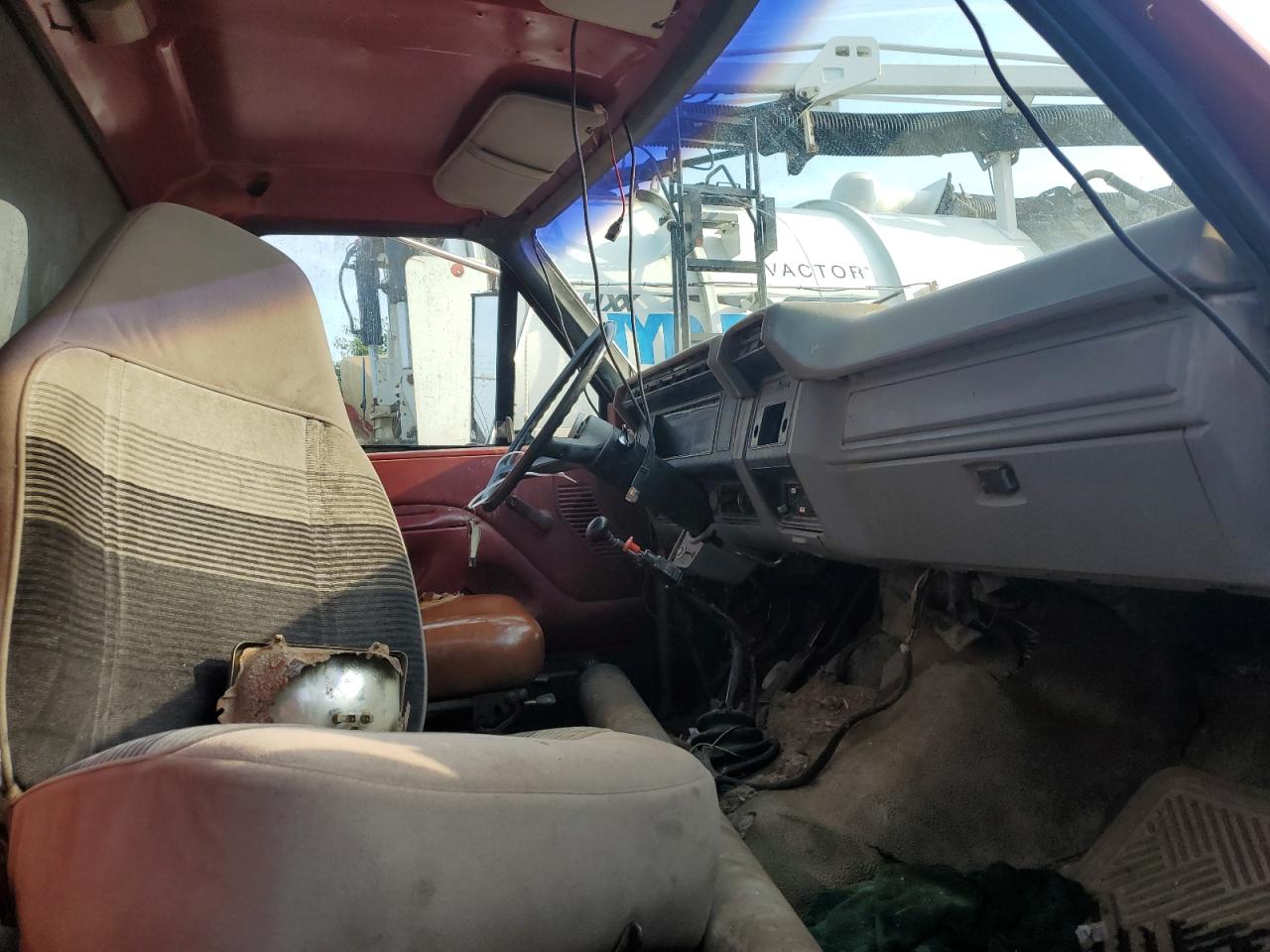 FORD All Models 1984 VIN 1FDXK87U2EVA49173 фото 5