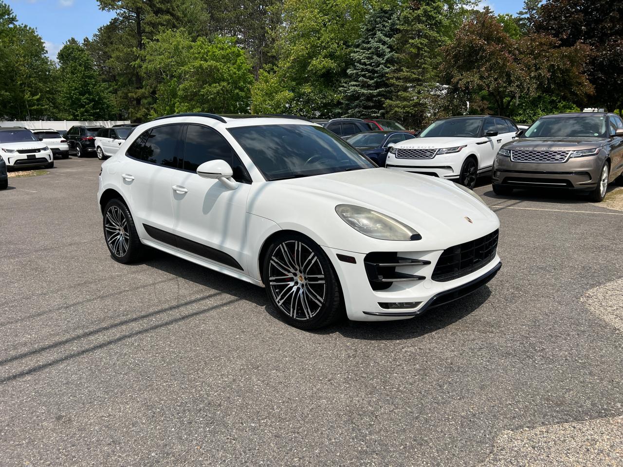 2017 Porsche Macan Turbo للبيع في North Billerica، MA - Minor Dent/Scratches