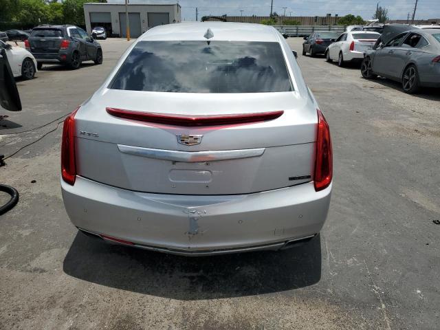 Sedans CADILLAC XTS 2017 Srebrny