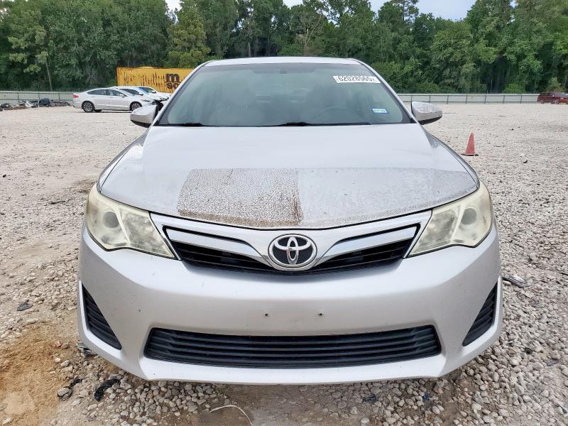  TOYOTA CAMRY 2014 Srebrny
