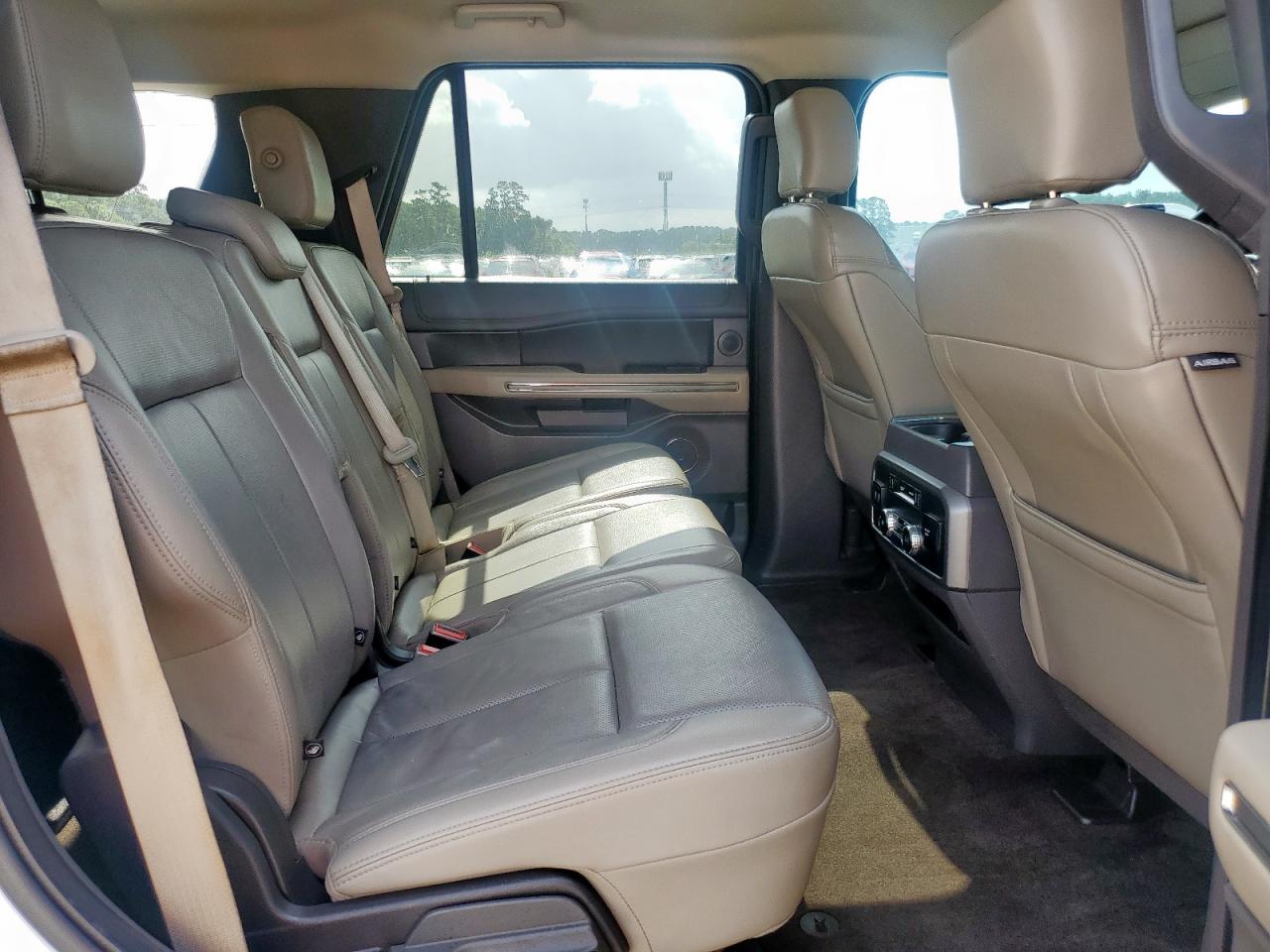 2018 Ford Expedition Xlt VIN: 1FMJU1HT8JEA52599 Lot: 60803995