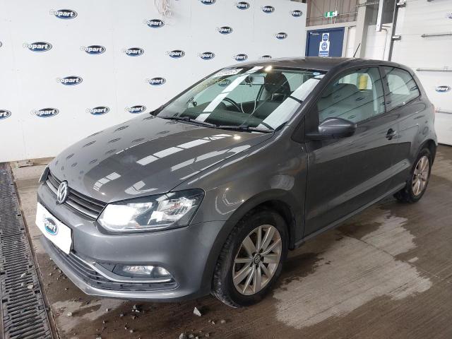 VOLKSWAGEN POLO SE TS 2015