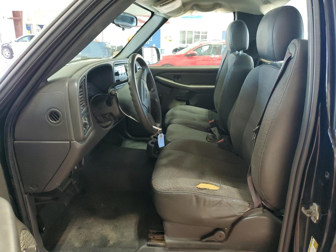 2005 GMC New Sierra C1500 VIN: 1GTEC14X05Z335742 Lot: 61852305