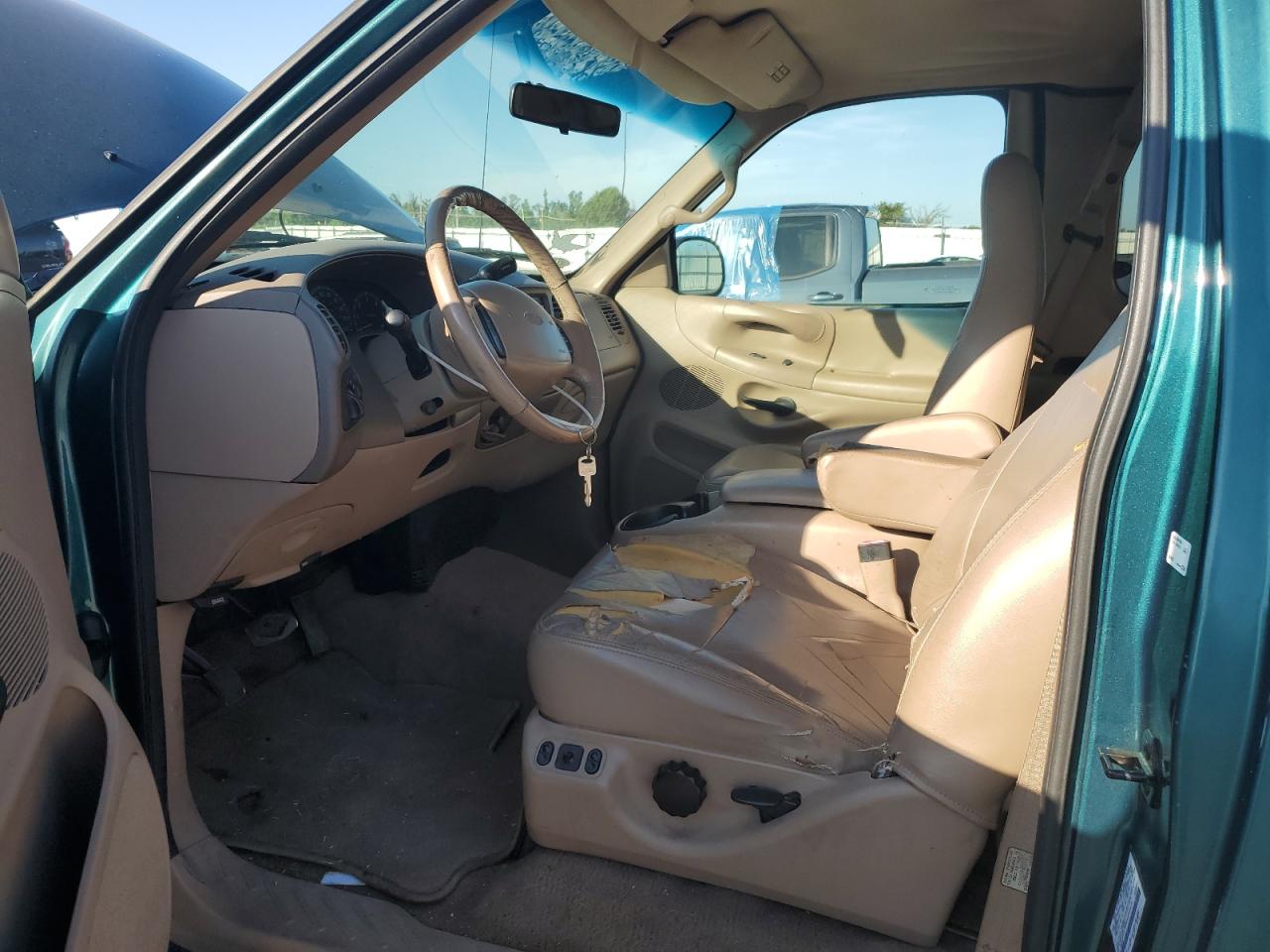 1998 Ford F150 VIN: 1FTZX1762WKA96875 Lot: 62563015