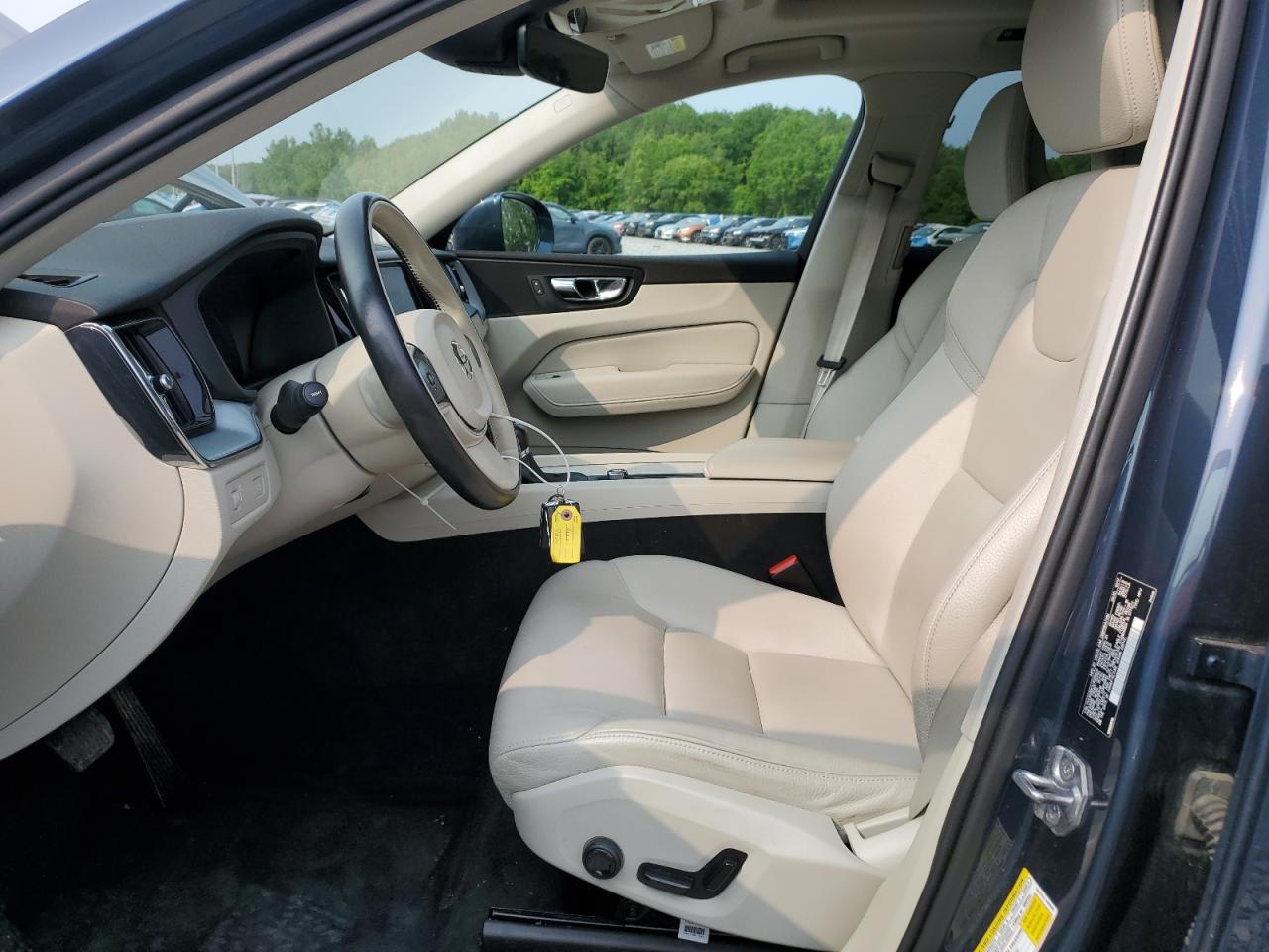 2018 Volvo Xc60 T5 Momentum VIN: YV4102RK3J1028226 Lot: 59272645