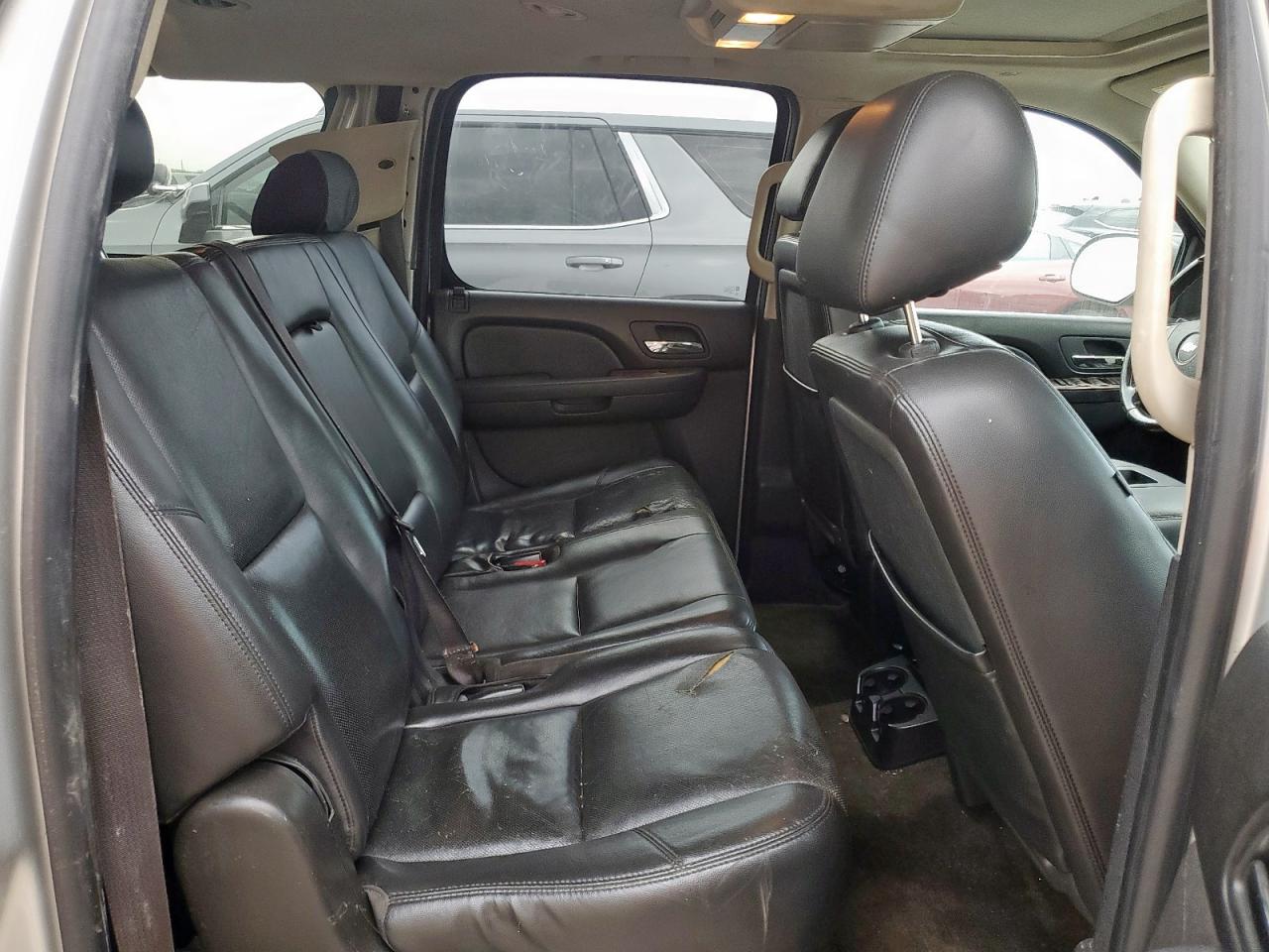 2010 Chevrolet Suburban C1500 Ltz VIN: 1GNUCKE03AR178776 Lot: 61622815