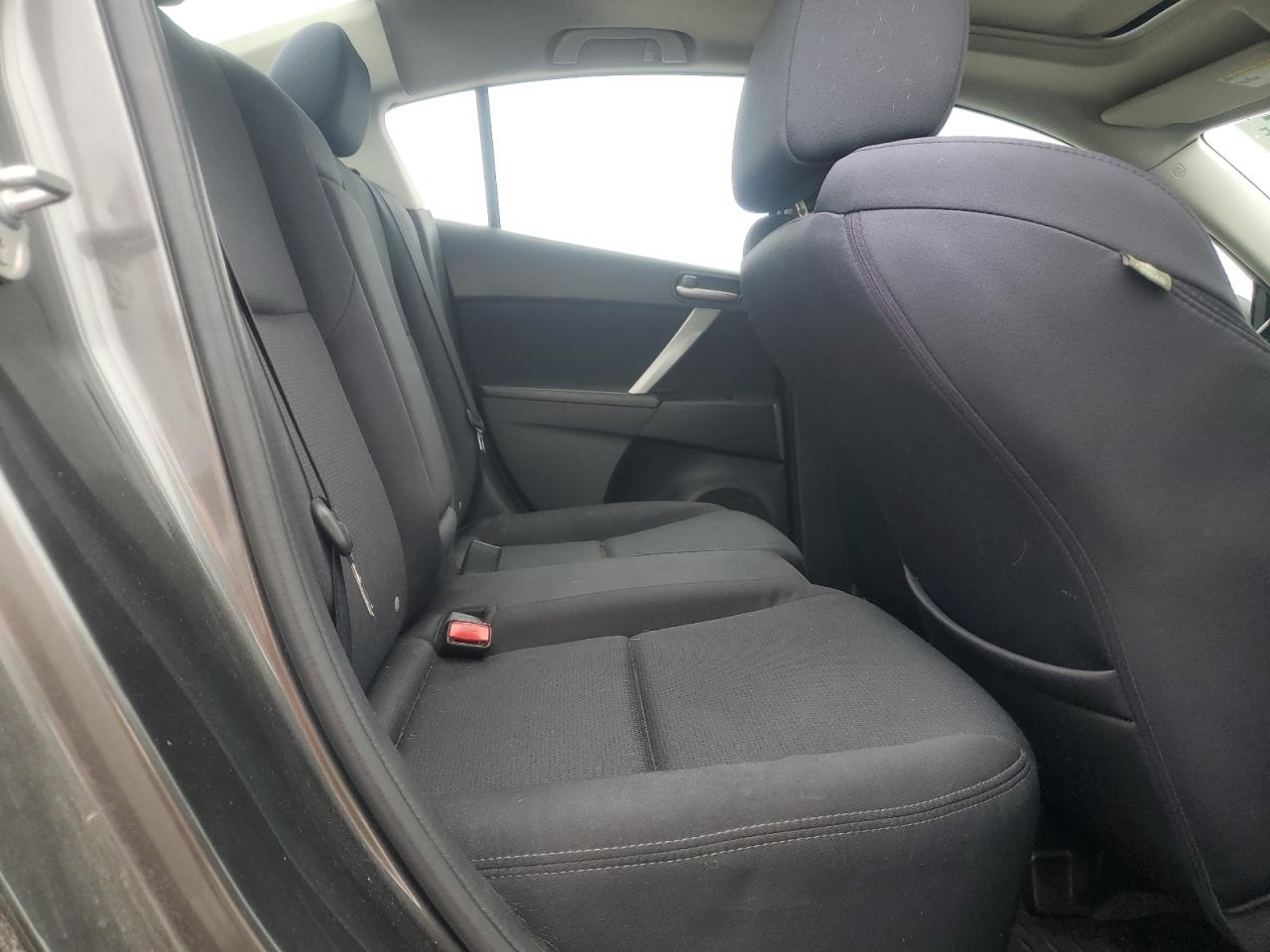2010 Mazda 3 S VIN: JM1BL1S62A1350765 Lot: 62418585