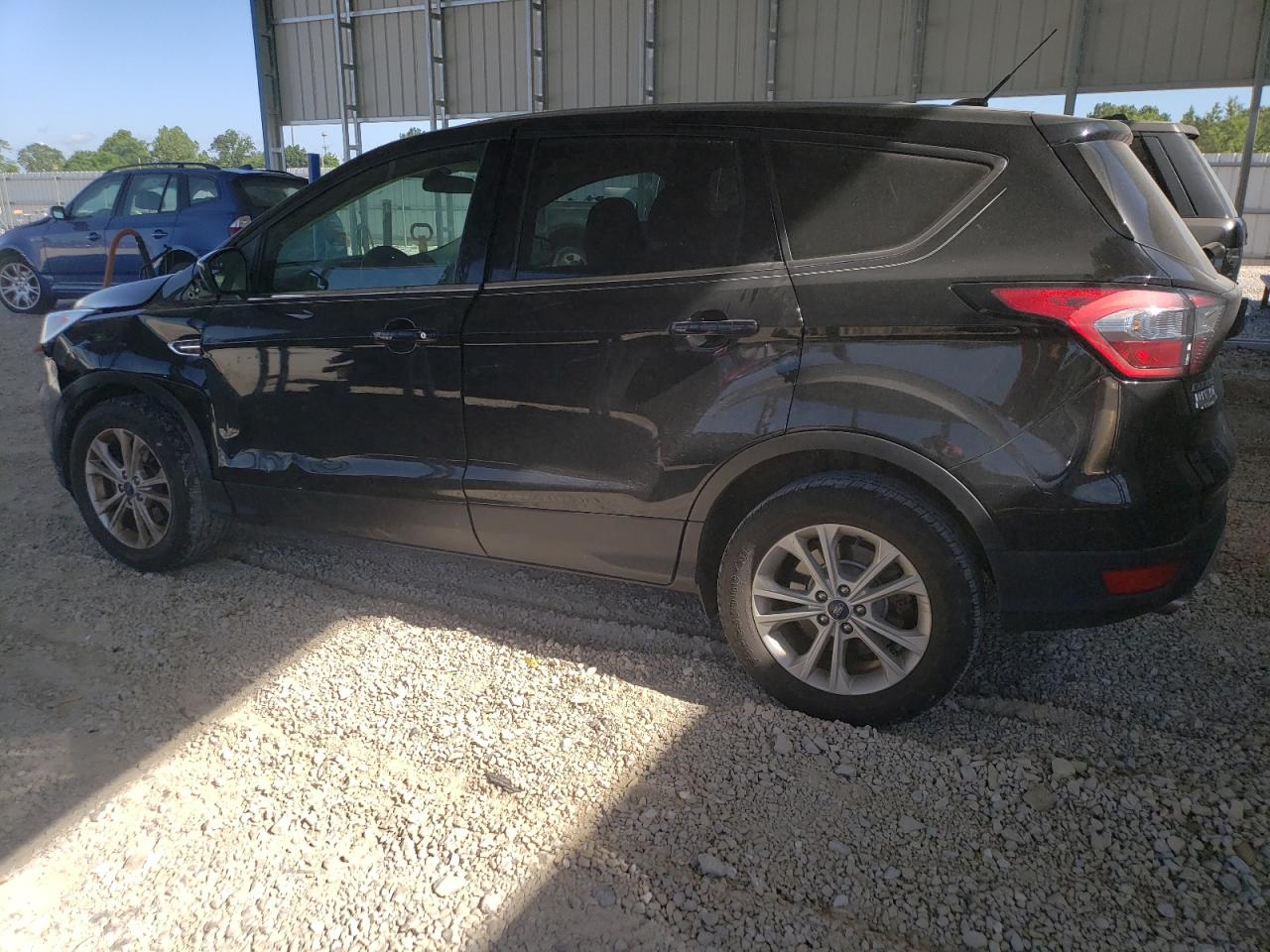 FORD ESCAPE 2017 VIN 1FMCU0GD1HUD09437 photo 2