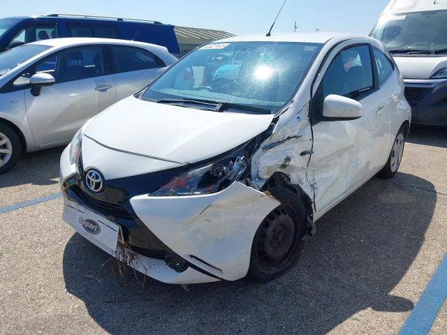 TOYOTA AYGO X-PLA 2016