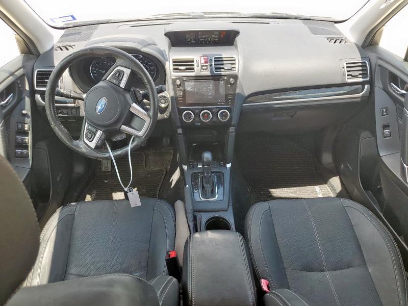  SUBARU FORESTER 2017 Srebrny