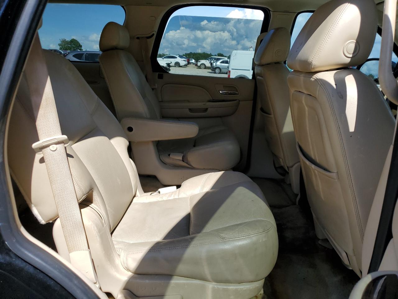 2008 Cadillac Escalade Luxury VIN: 1GYEC63868R140055 Lot: 60736535