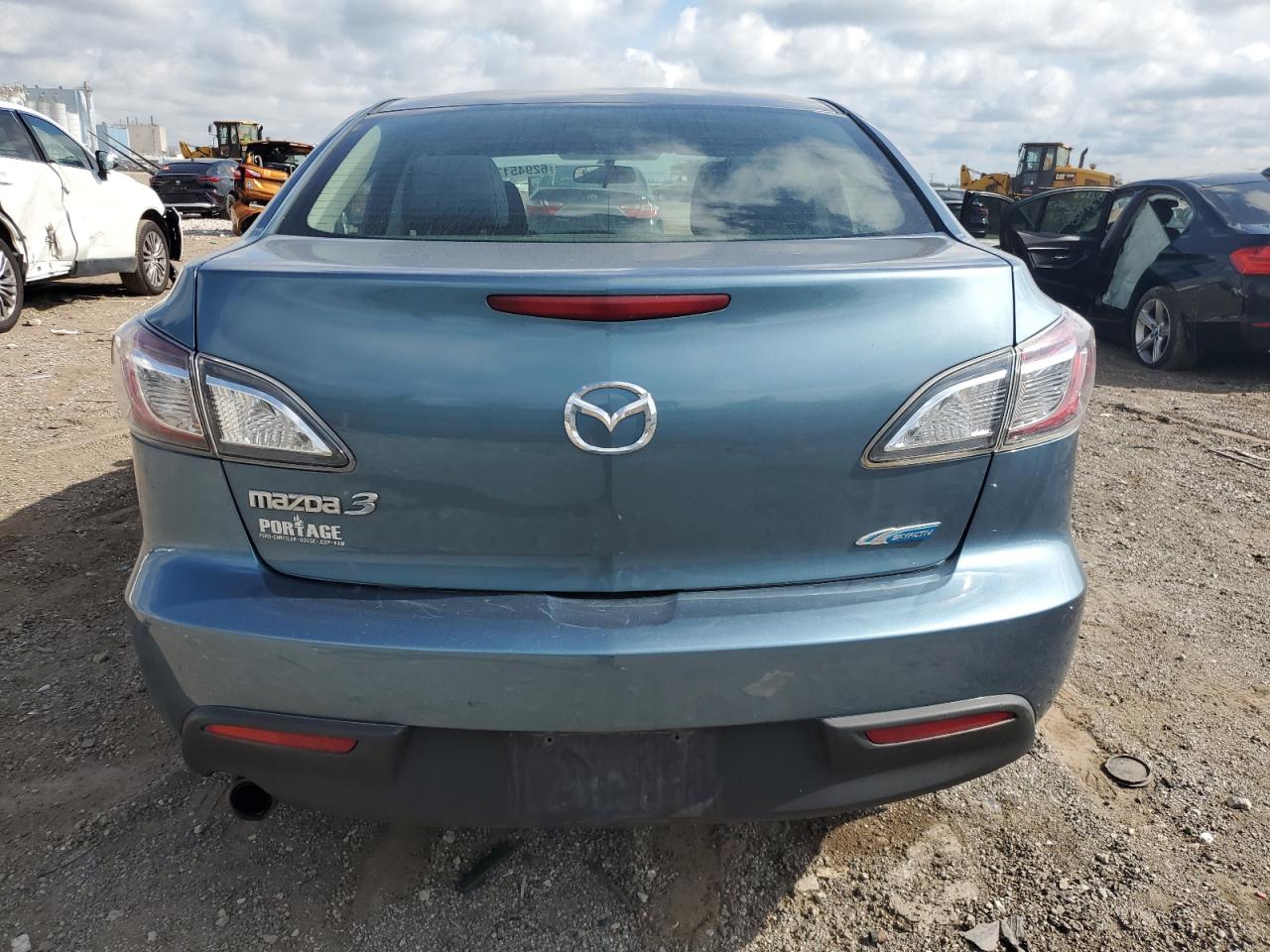 2011 Mazda 3 I VIN: JM1BL1VFXB1416122 Lot: 62945175