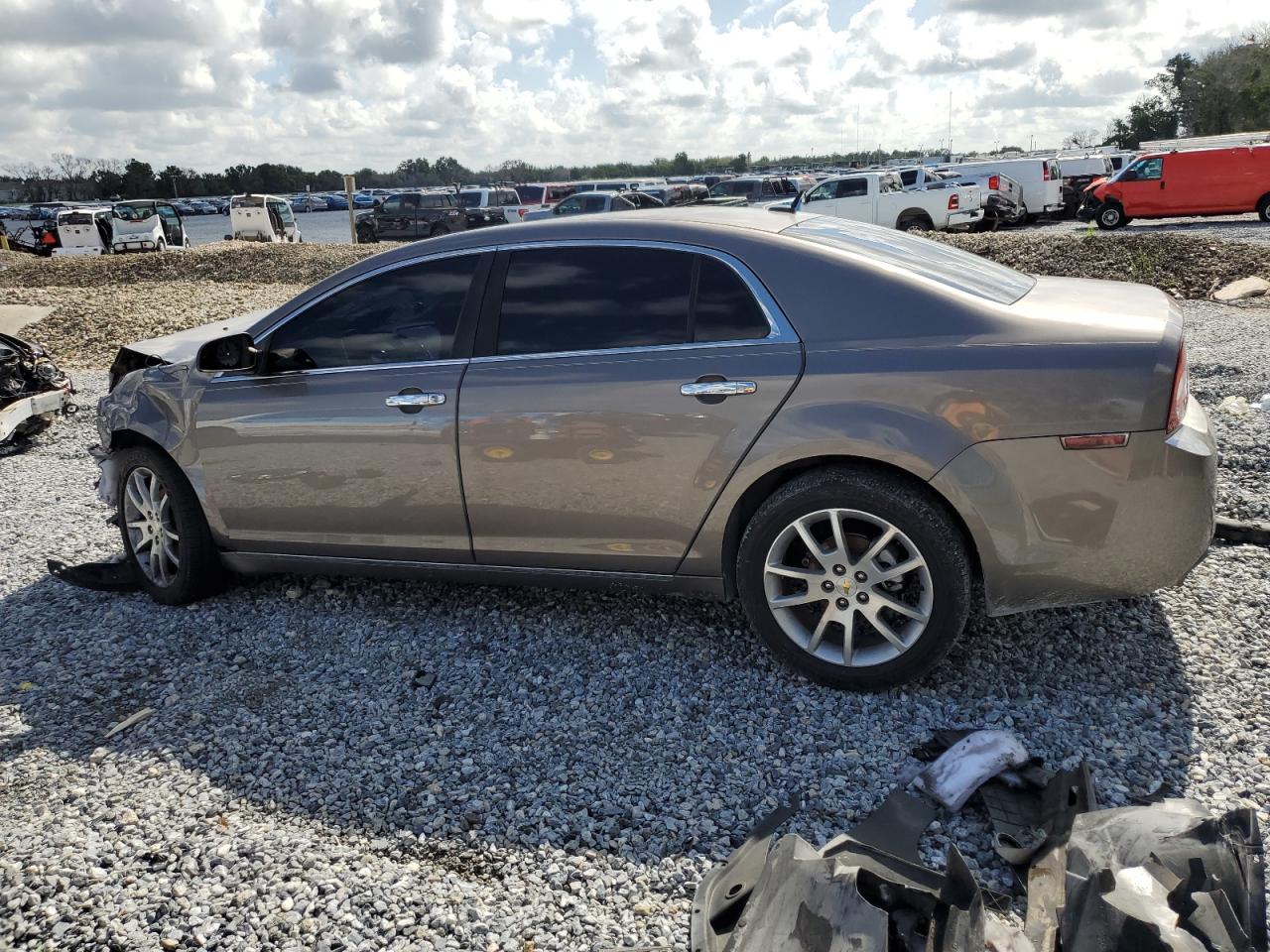 2010 Chevrolet Malibu Ltz green null gas 1G1ZE5E7XAF276351 photo #3
