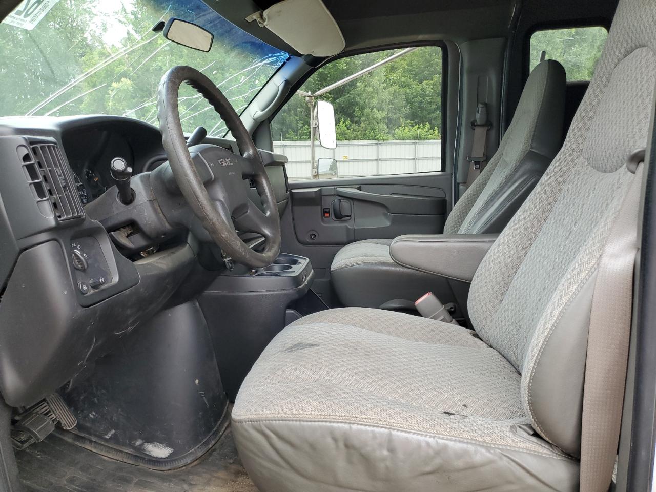 2004 GMC Savana Cutaway G3500 VIN: 1GDJG31U041126633 Lot: 62092365