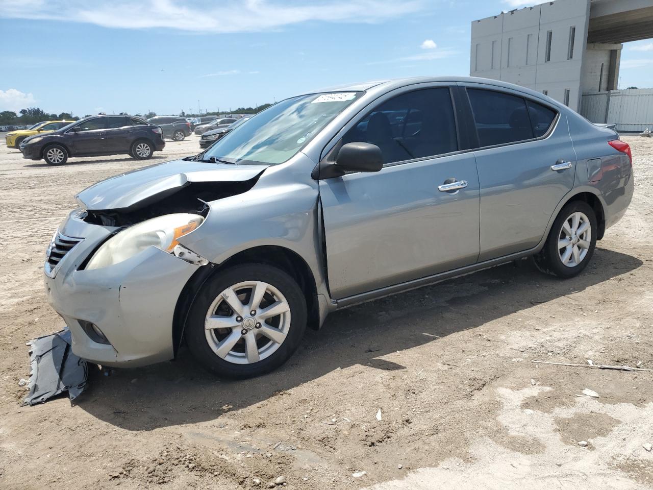 2013 Nissan Versa S 1.6L للبيع في West Palm Beach، FL - Front End