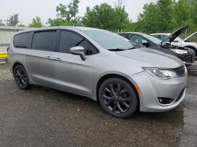  CHRYSLER PACIFICA 2018 Srebrny