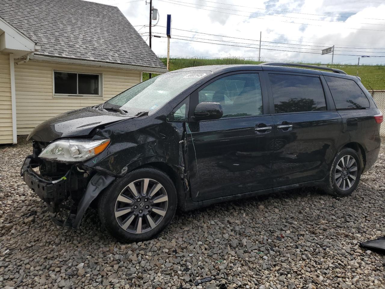 2019 Toyota Sienna Xle იყიდება Northfield-ში, OH - Front End