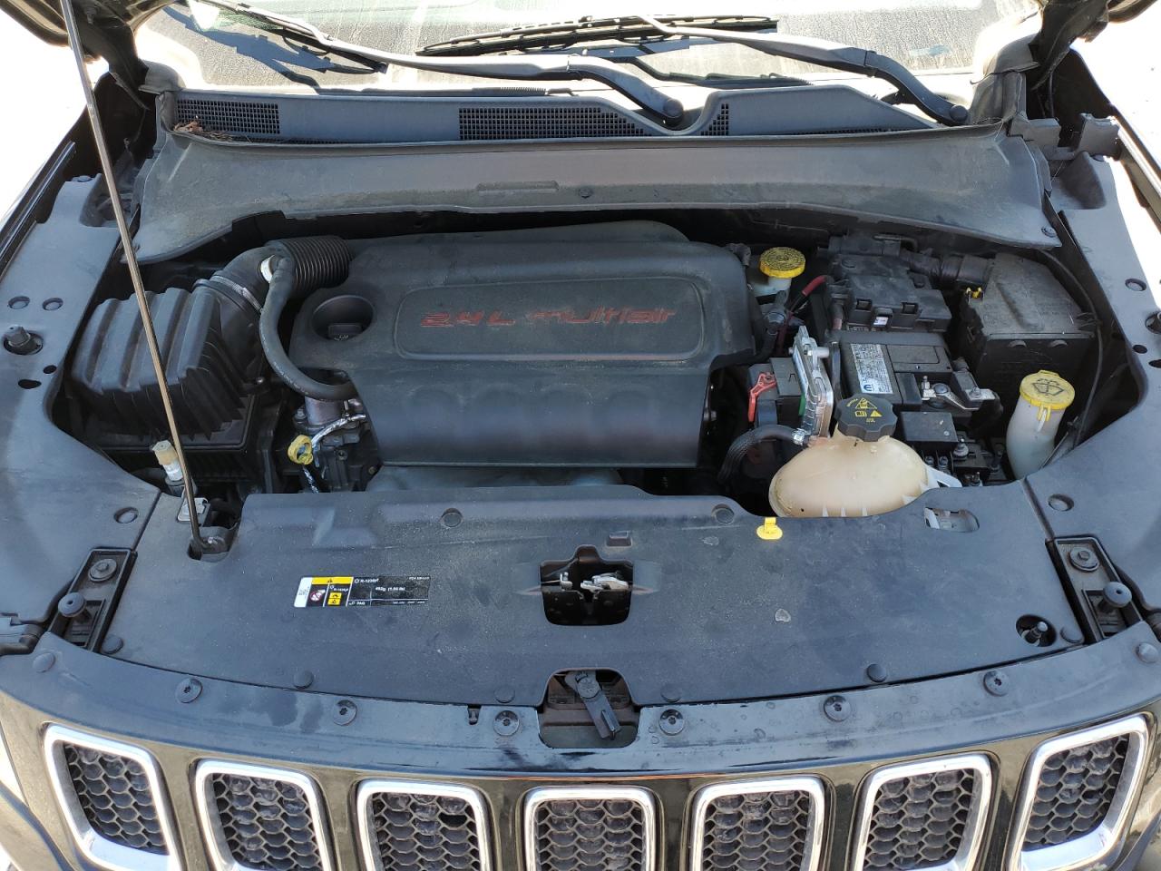 2018 Jeep Compass Latitude VIN: 3C4NJCBB9JT137428 Lot: 62867305
