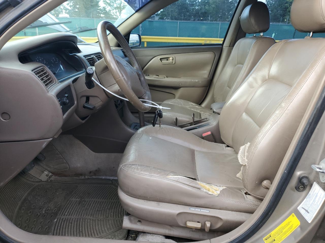 1999 Toyota Camry Le VIN: 4T1BF28K4XU083214 Lot: 62064965