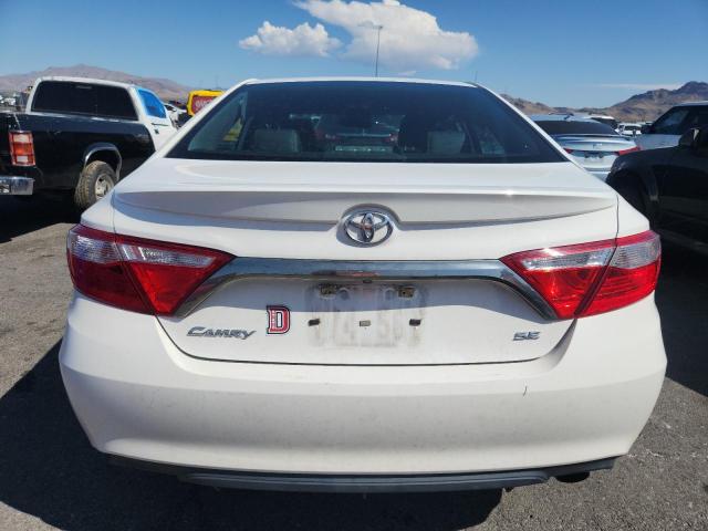  TOYOTA CAMRY 2017 Белы