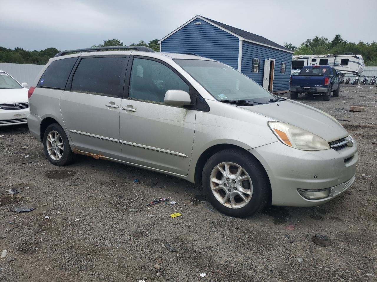 TOYOTA All Models 2004 VIN 5TDBA22C04S013052 фото 4