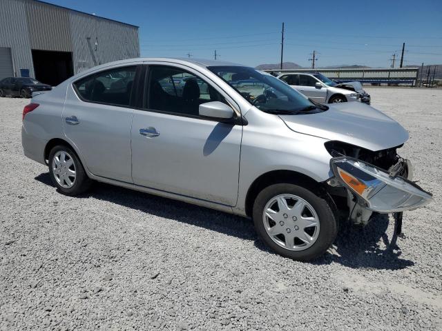  NISSAN VERSA 2019 Srebrny