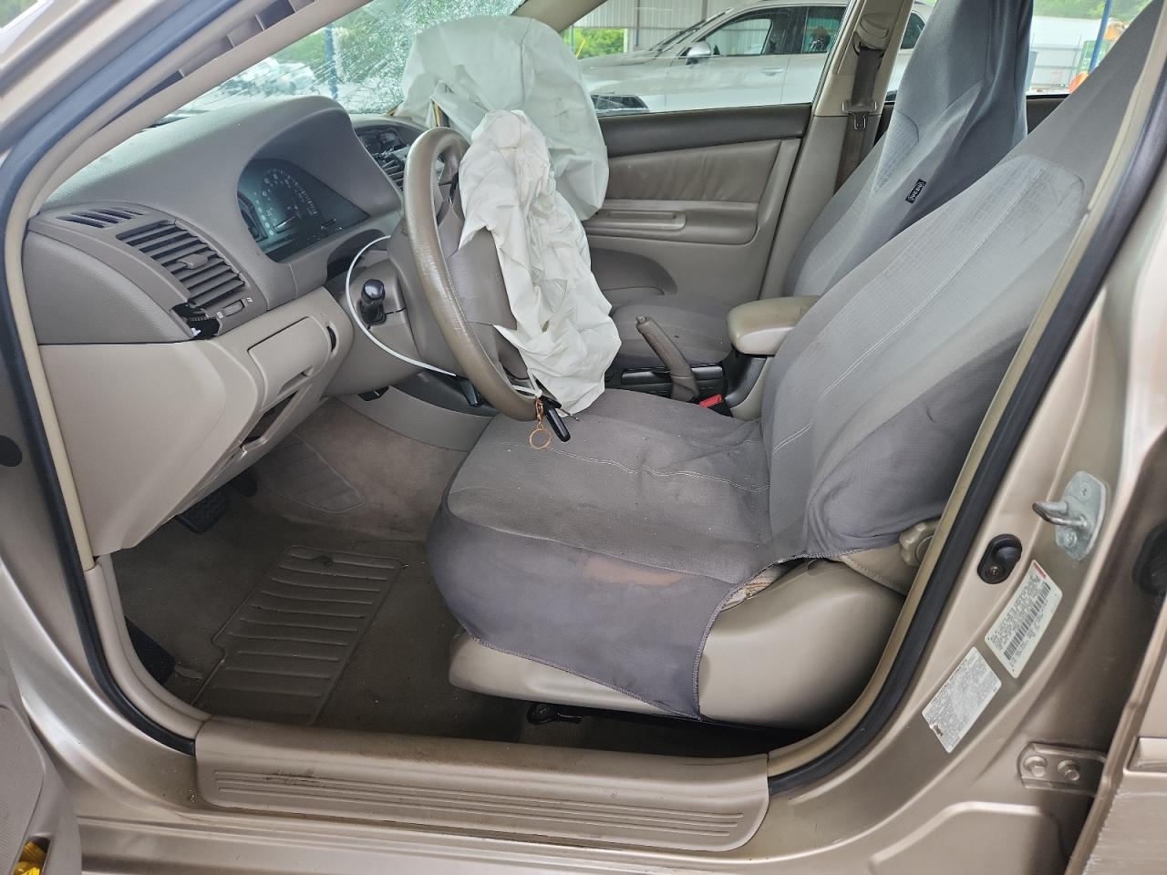 2003 Toyota Camry Le VIN: JTDBE32K630181359 Lot: 60151395