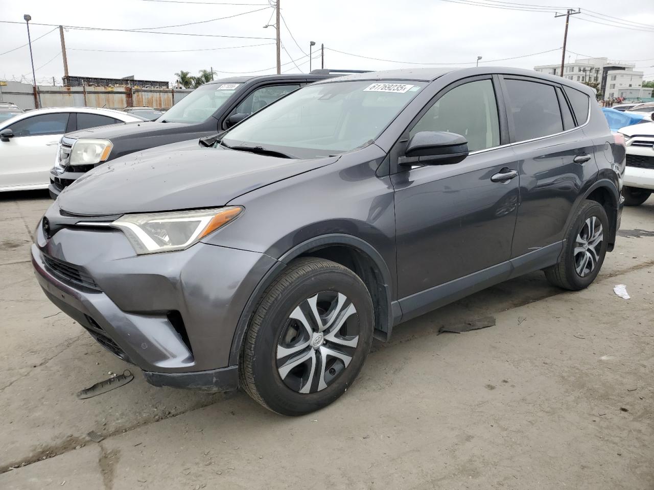 2018 Toyota Rav4 Le იყიდება Los Angeles-ში, CA - Front End