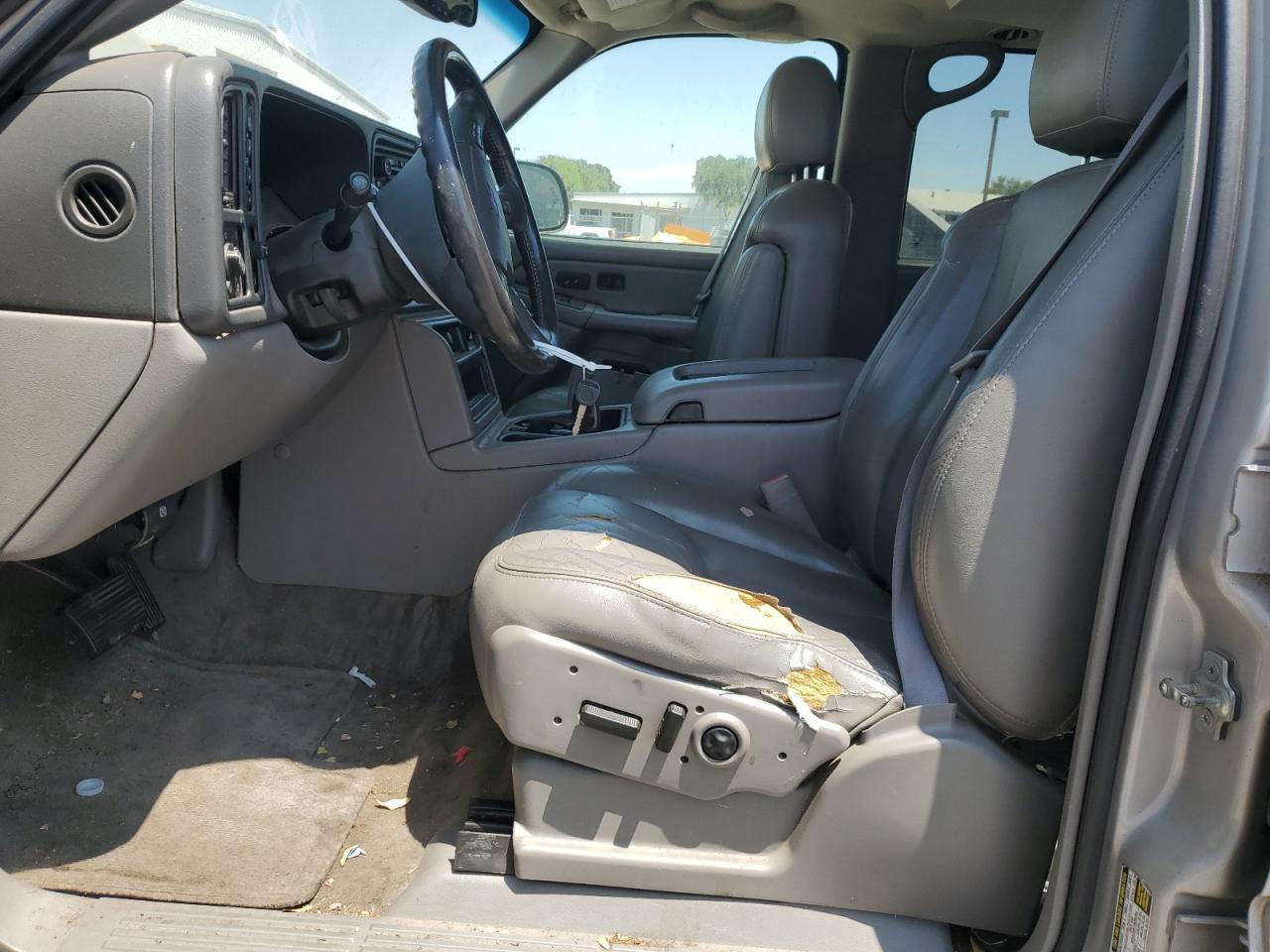 2004 Chevrolet Tahoe K1500 VIN: 1GNEK13T24J275873 Lot: 61852965