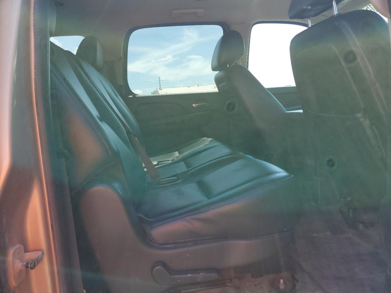 2011 Chevrolet Suburban C1500 VIN: 1GNSC5E02BR229713 Lot: 61527225