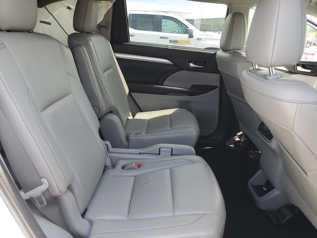2018 Toyota Highlander Se VIN: 5TDKZRFH9JS544611 Lot: 63119835