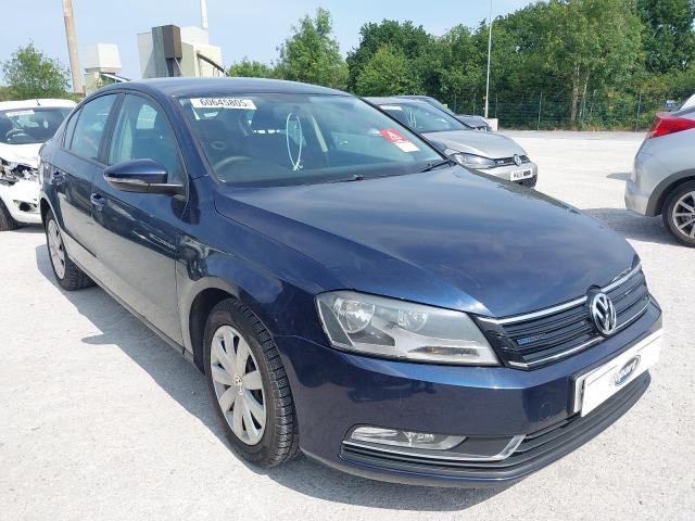 2013 VOLKSWAGEN PASSAT BLU