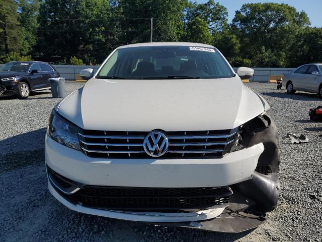  VOLKSWAGEN PASSAT 2013 Biały