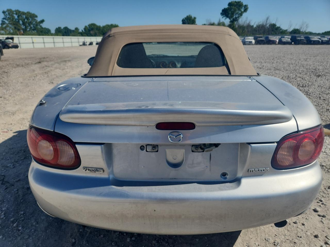 2002 Mazda Mx-5 Miata Base VIN: JM1NB353X20232256 Lot: 61994775
