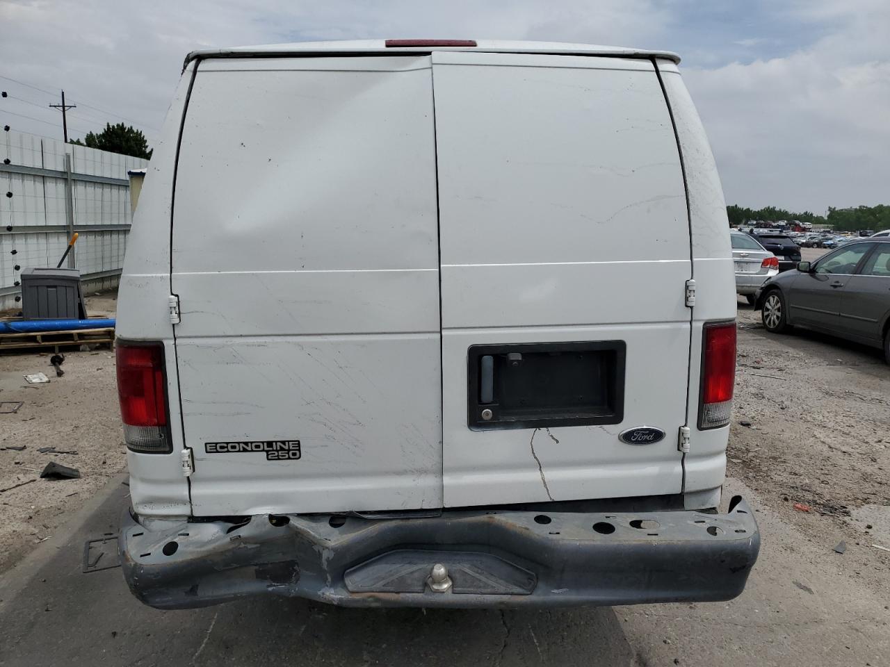 1998 Ford Econoline E250 Super Duty Van VIN: 1FTPS24L3WHB15582 Lot: 62034125