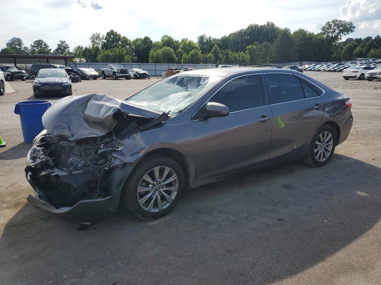 2017 Toyota Camry Le للبيع في Florence، MS - Front End