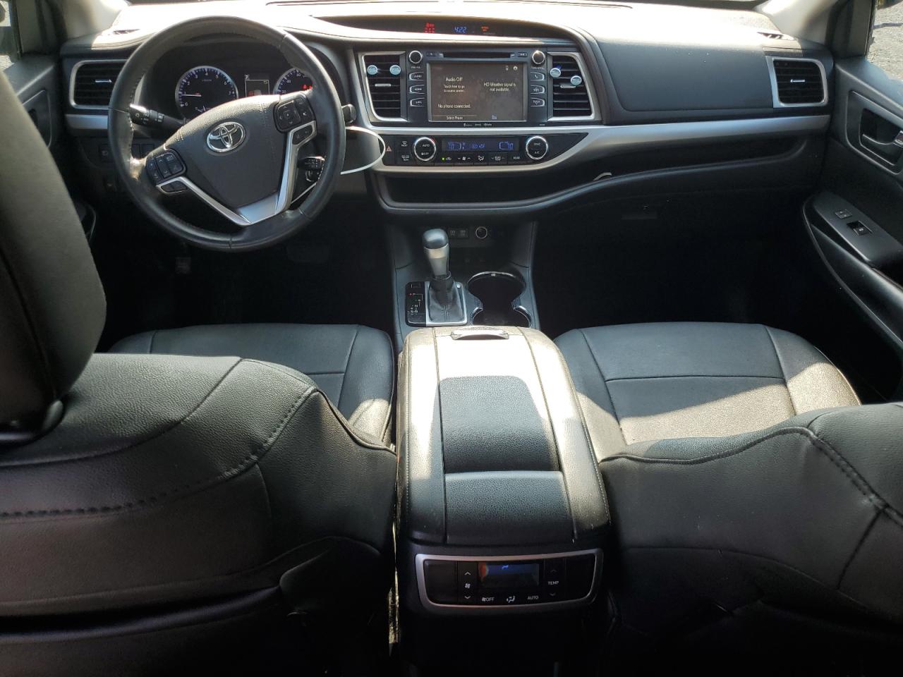 2018 Toyota Highlander Le VIN: 5TDBZRFH1JS857264 Lot: 62728685