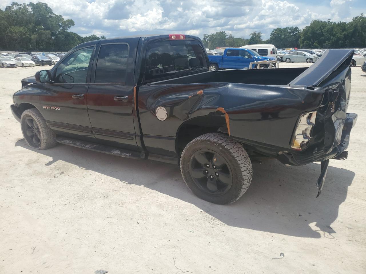 DODGE RAM 1500 2004 VIN 1D7HA18D44J208479 photo 2