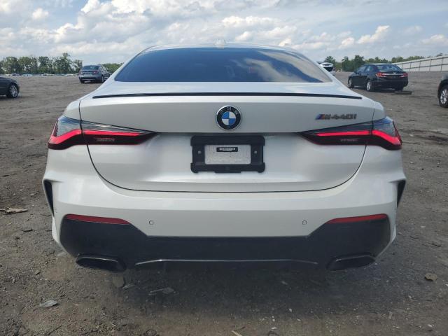  BMW M4 2024 Белы