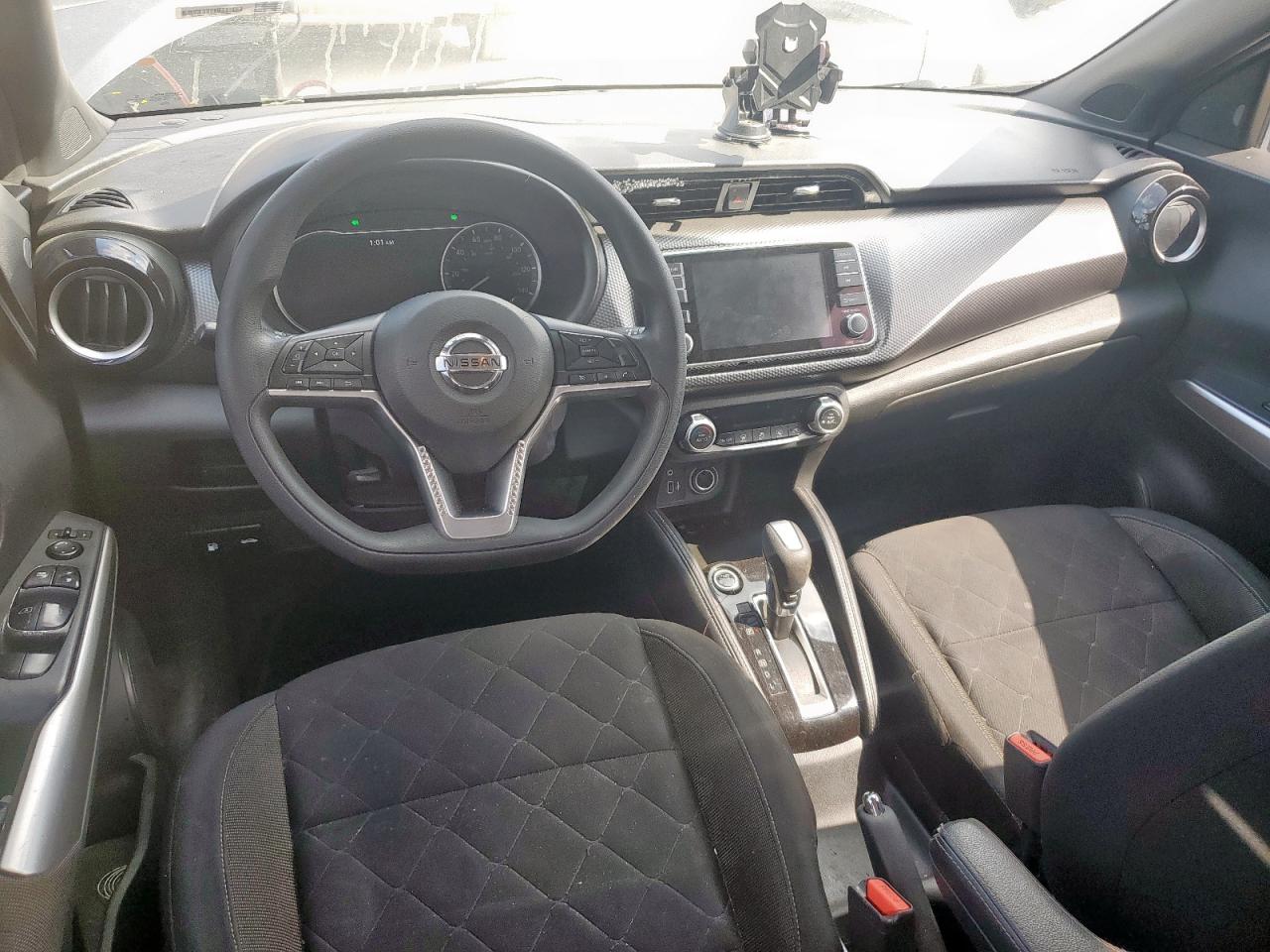 2020 Nissan Kicks Sv VIN: 3N1CP5CV3LL555189 Lot: 61930375
