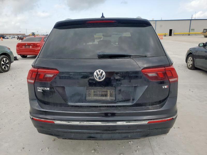  VOLKSWAGEN TIGUAN 2018 Черный