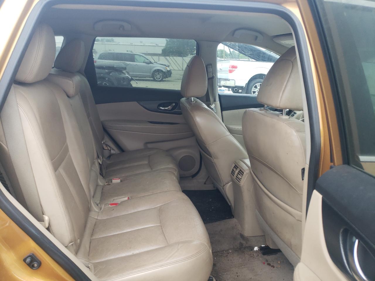 Nissan Rogue s 2014
