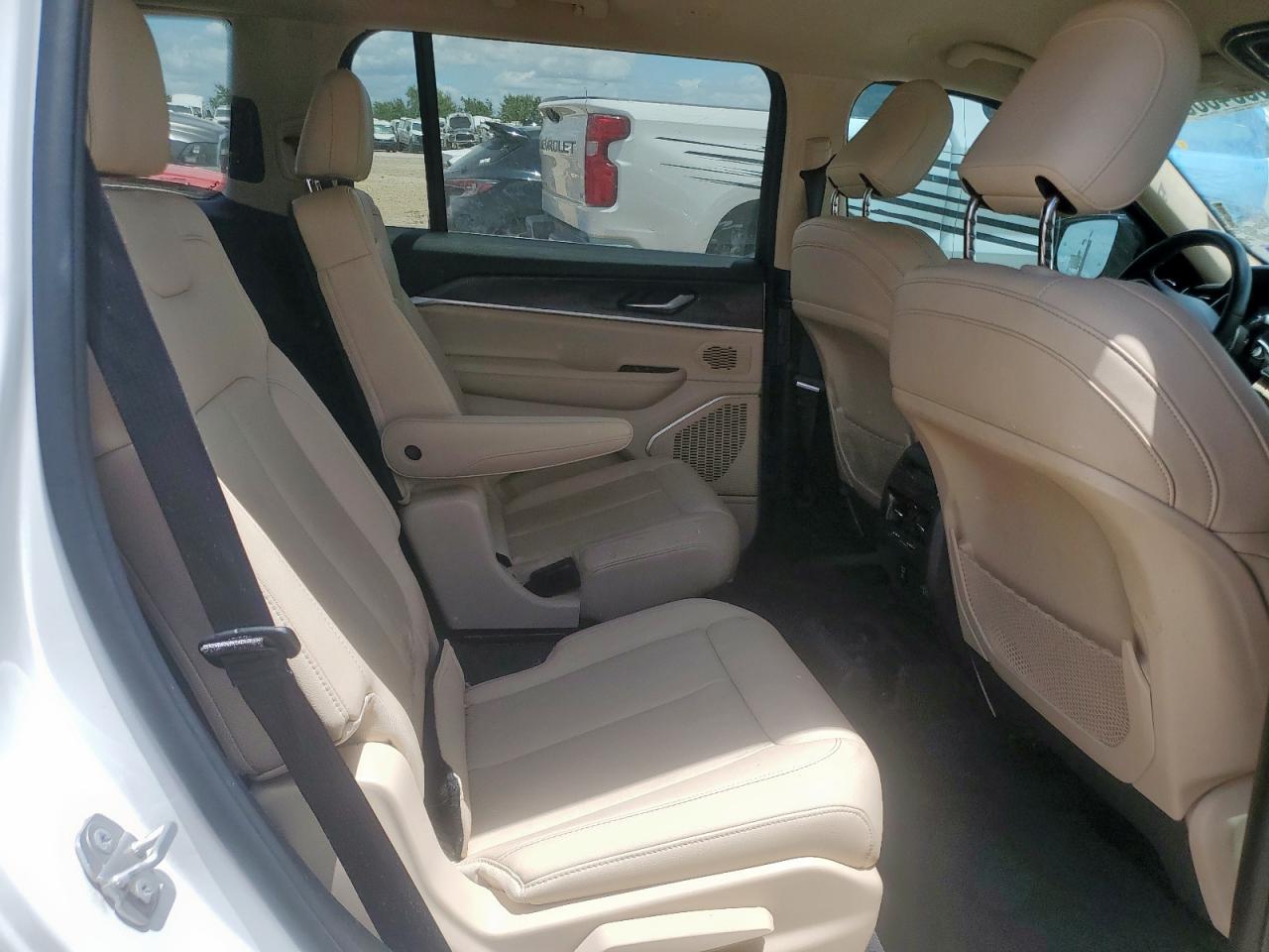 2022 Jeep Grand Cherokee L Limited VIN: 1C4RJJBG2N8521279 Lot: 63046865