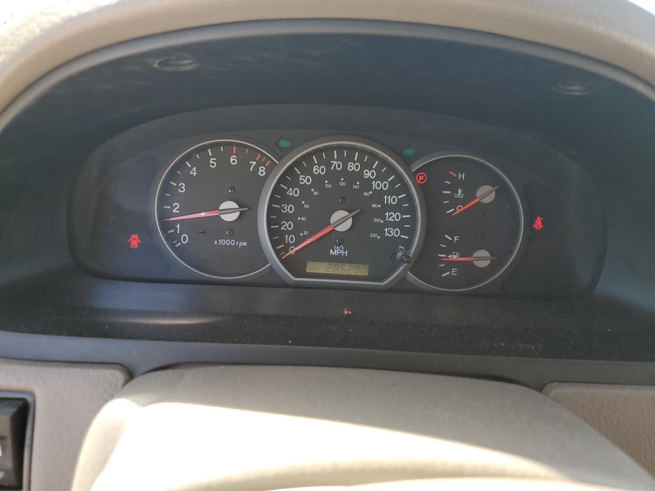 2004 Kia Sedona Ex VIN: KNDUP131546610969 Lot: 61212405